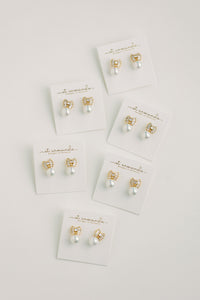 Gold Pearl Sparkler Bows