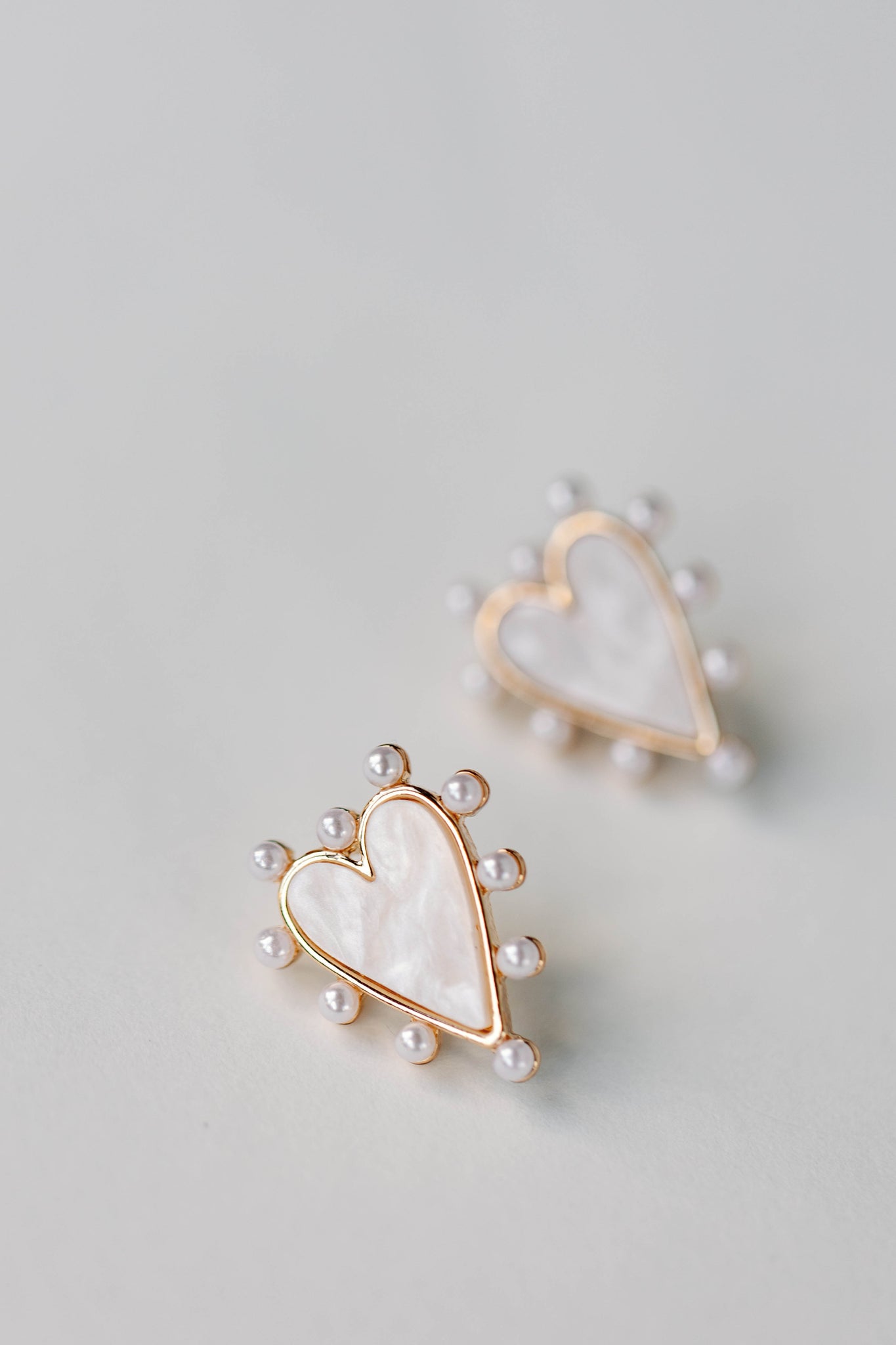 Pearl Studded Pink Tortoise Heart Earrings – St. Armands Designs of Sarasota