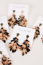 Blonde Petite Palm Drops