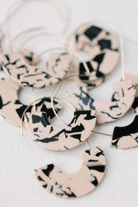 Black and White Marble Threaders