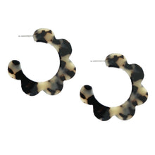 Tortoise Scallop Hoop Earrings